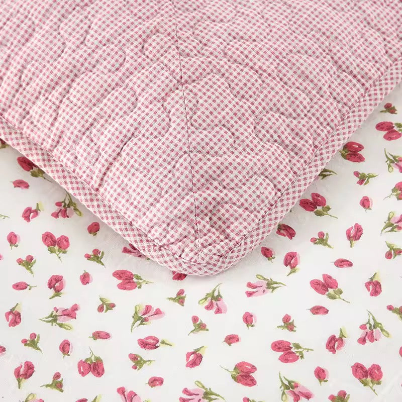 Floral Print Cotton Quilted Bedspread - Pink/Purple