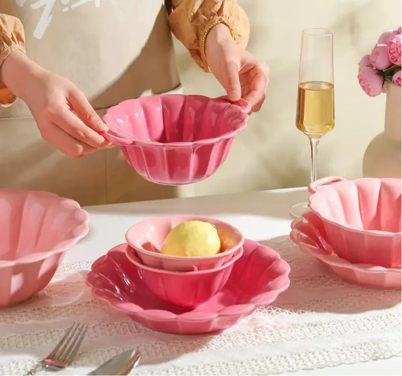 Pink scallop plates