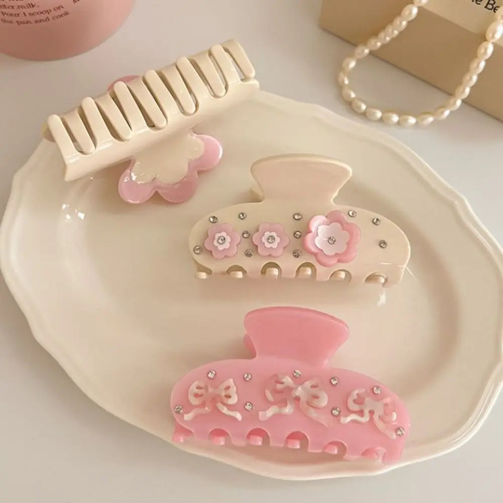 coquette hair claw
