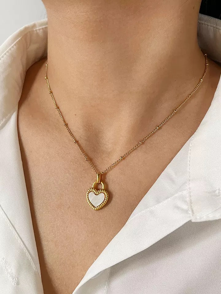 beautiful gold chain white shell love heart pendant