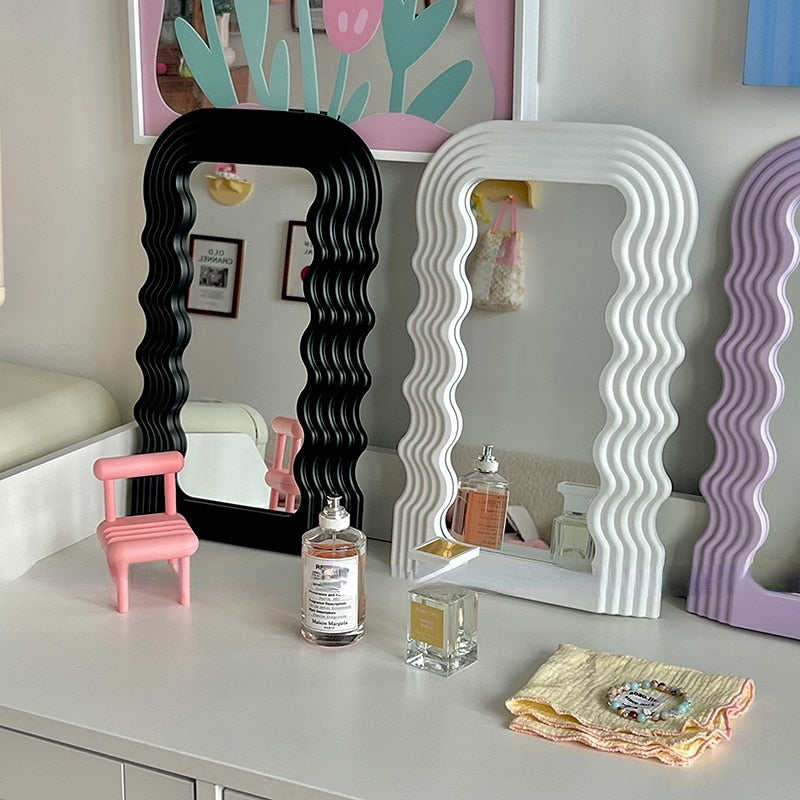 Mini Kawaii Wavy Mirror