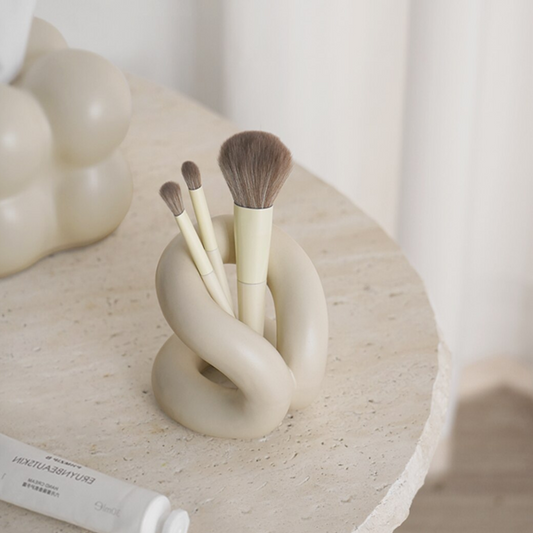 Twisted Knot Ceramic Make Up Brush Holder