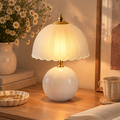 Vintage Scalloped Table Lamp Creative Femininity