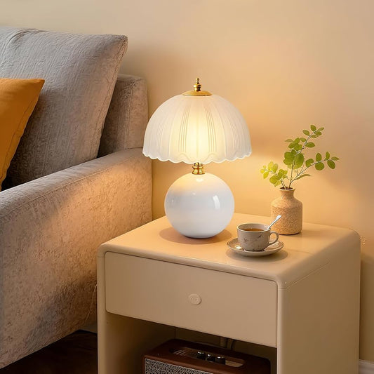 Vintage Scalloped Table Lamp Creative Femininity