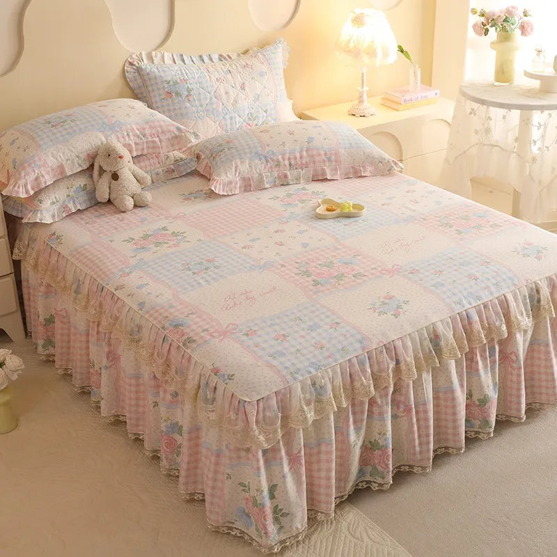 Decorative bedskirt