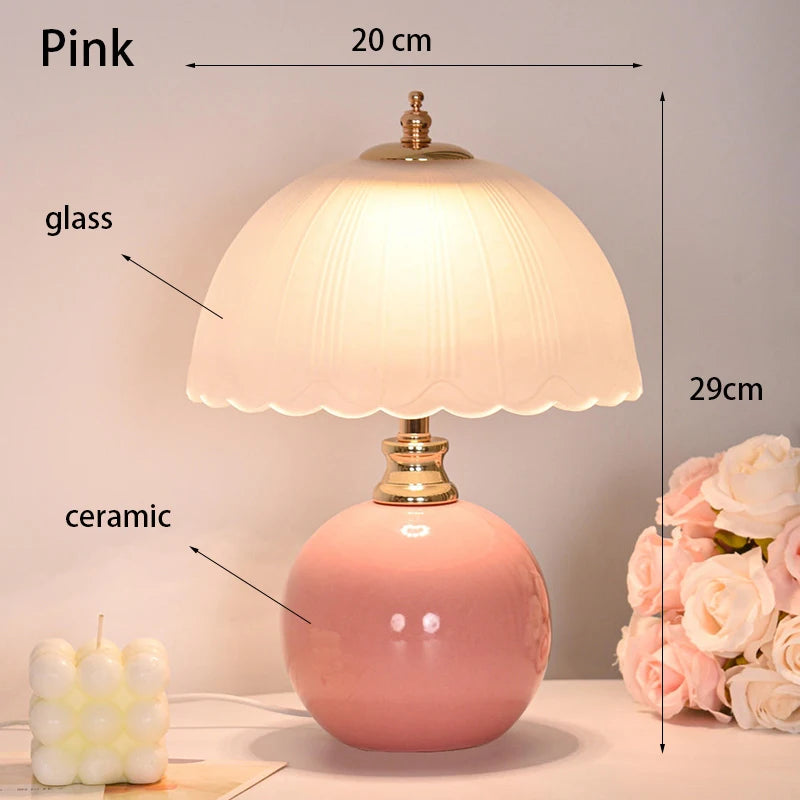 Vintage Scalloped Table Lamp