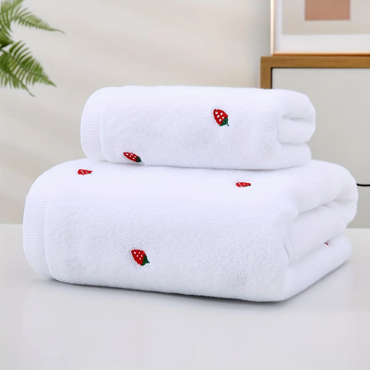 Cotton Bath Towel Set 2pcs Embroidered Strawberry Design Pure Cotton Ultra Absorbent Woven Towels for Bathroom SPA Swimming Gym Creative Femininity