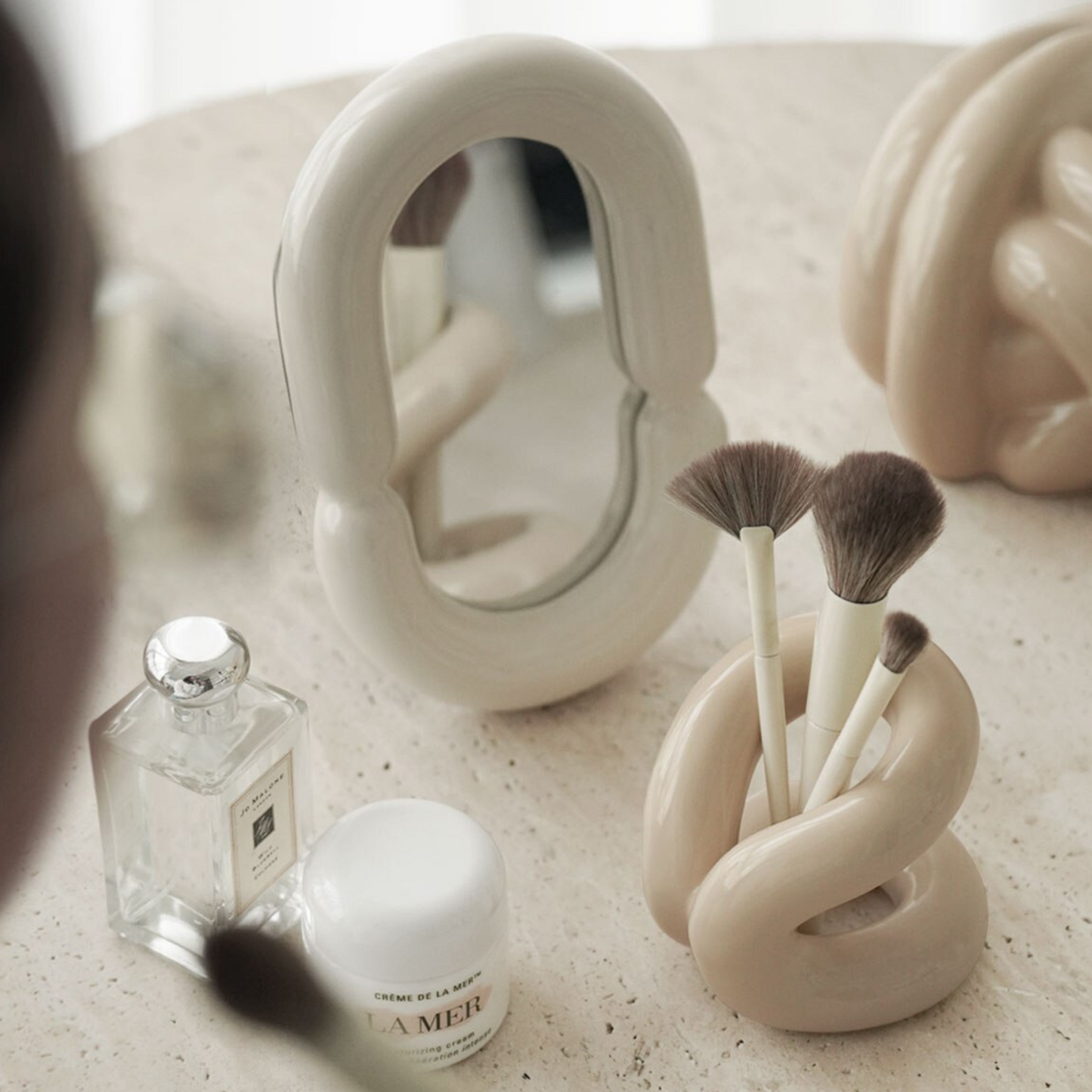 Twisted Knot Ceramic Make Up Brush Holder