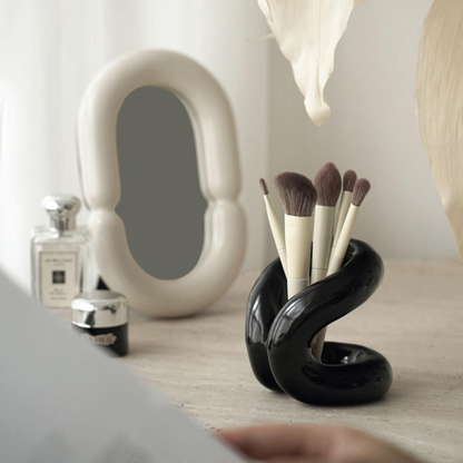 Twisted Knot Ceramic Make Up Brush Holder