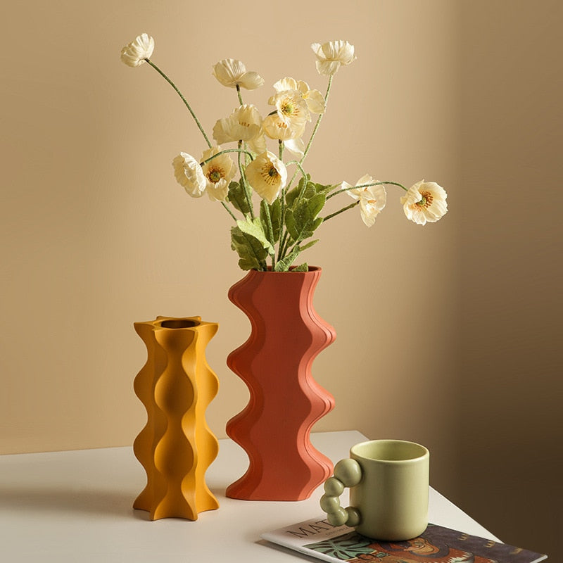 Modern Wavy Pillar Vase