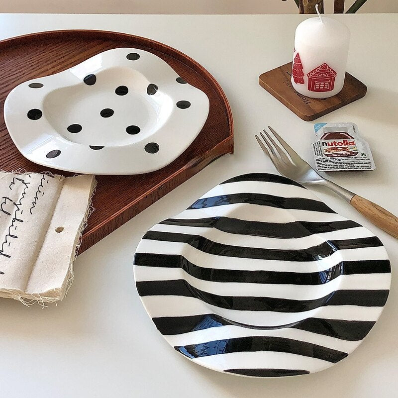 Monochrome Wavy Dinner Plate