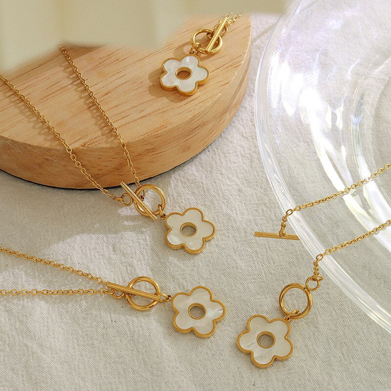 Gold & Pearl Clover Necklace